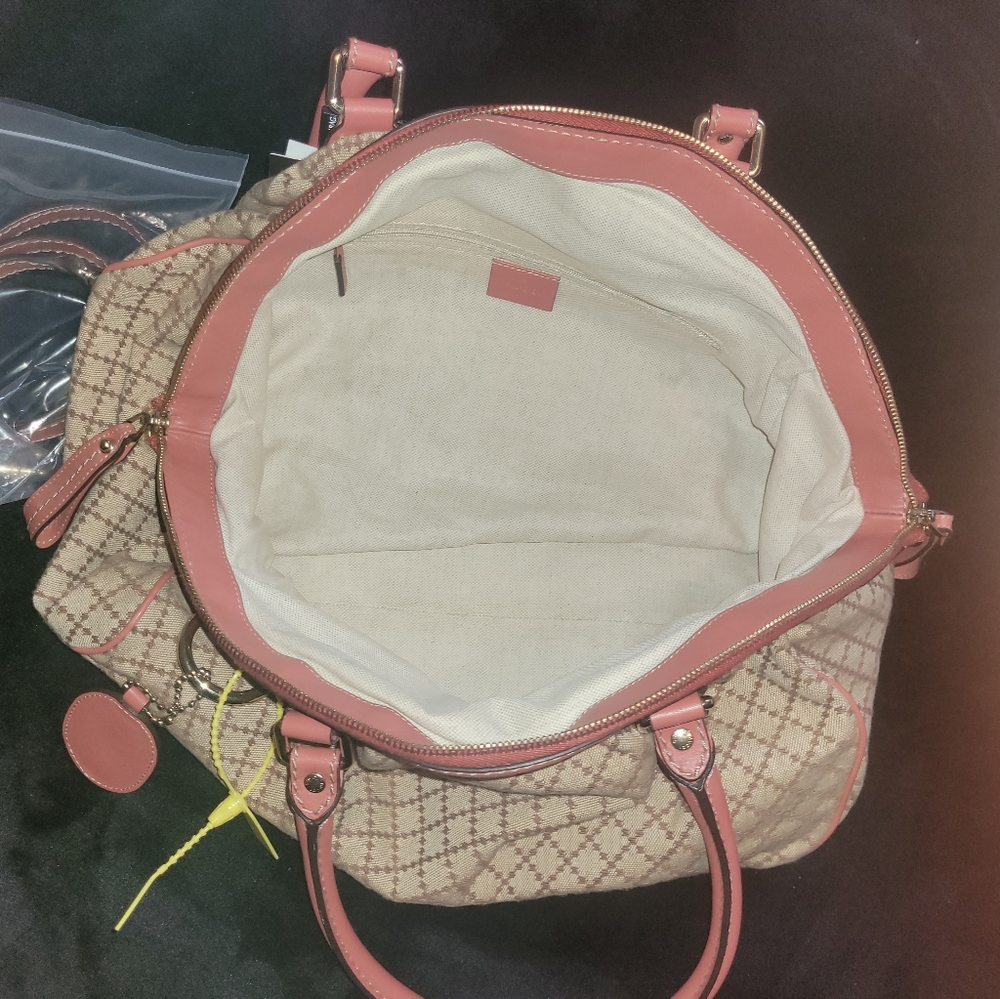 Gucci Purse - Picture 3 of 4